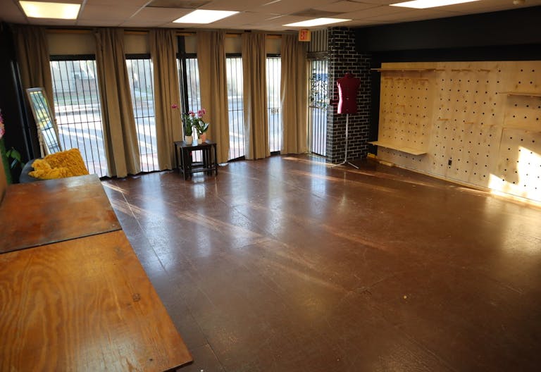 Blank slate studio in the Historic District - Image 2