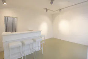 Pop-up gallery store in Paris, Belleville - Image 18