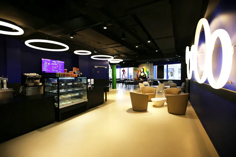 Pop-Up Store for Rent - Louvre Museum - Image 4