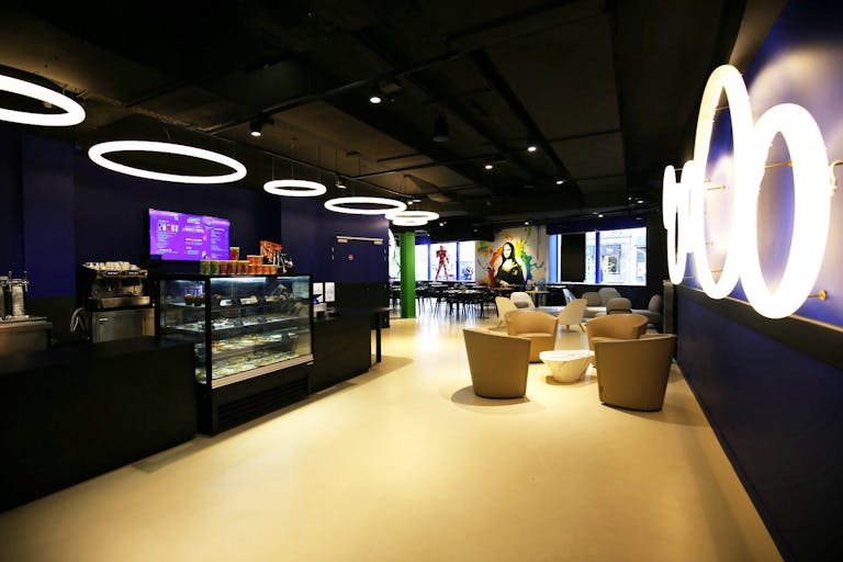 Pop-Up Store for Rent - Louvre Museum - Image 4