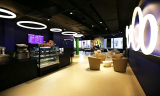 Pop-Up Store for Rent - Louvre Museum - Image 4