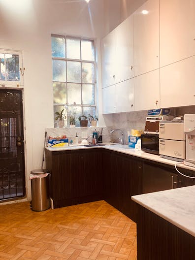 West Hollywood Salon Retreat - Image 2