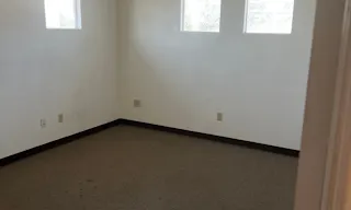 Large Commercial lot with 1800 sq ft Office space - Image 8