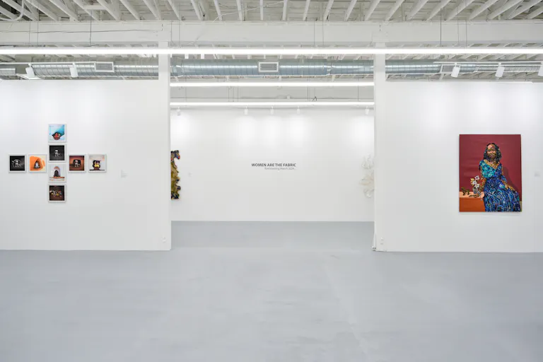 Plenty of Natural Light Surrounded by Restaurants and Galleries - Image 2