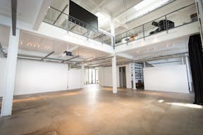 Large & Industrial Gallery Space - Image 2