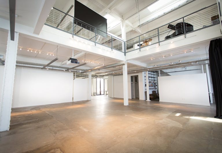 Large & Industrial Gallery Space - Image 2