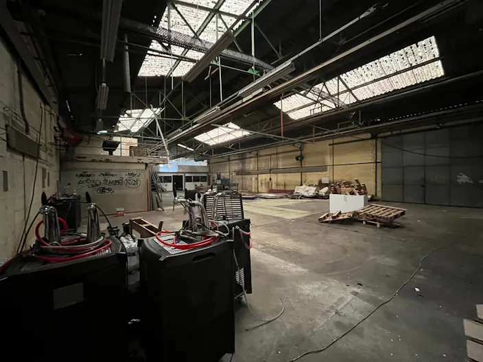 Ancien Atelier de 3000m2 vers La Défense - Image 0