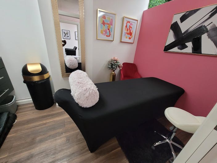 Beauty Studio II - Image 0