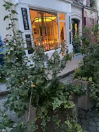 Café Boutique Ephémère in Montmartre - Image 1