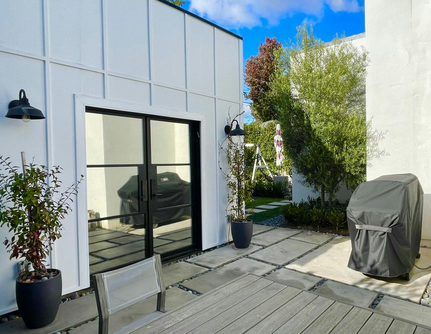 Modern Farmhouse with Beautiful Landscaping in Los Angeles