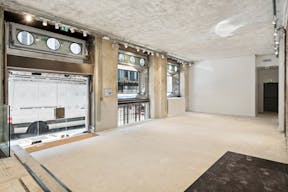 Amazing Award Winning Showroom - Image 11