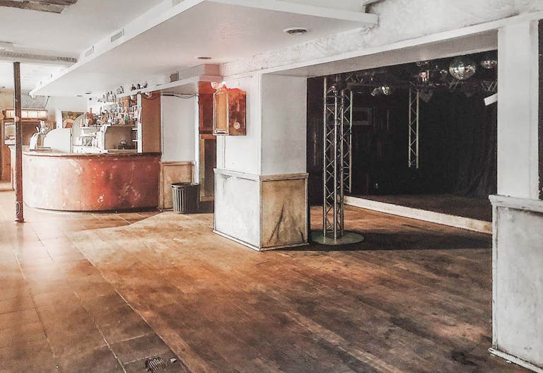 Bar/ Restaurant in Oberkampf - Image 1