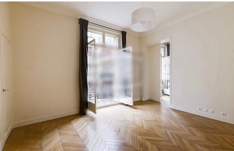 Gorgeous Showroom in Champs-�lys�es - Image 3