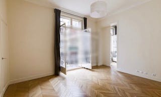 Gorgeous Showroom in Champs-�lys�es - Image 3