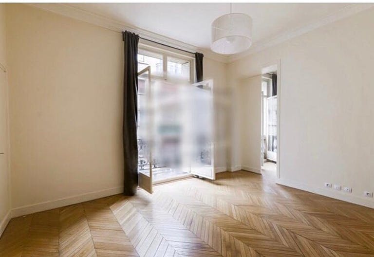 Gorgeous Showroom in Champs-�lys�es - Image 3