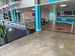 Multiple spaces for rent in the hip Houston Heights area - Image 7