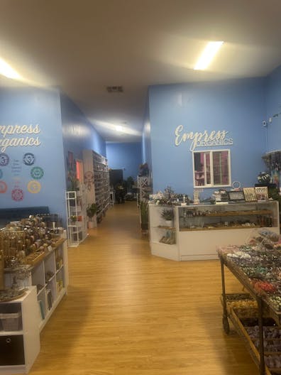 Retail store in Inglewood Ca for rent - Image 3