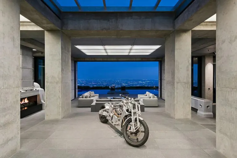 The Bondstone Beverly Hills - Image 4