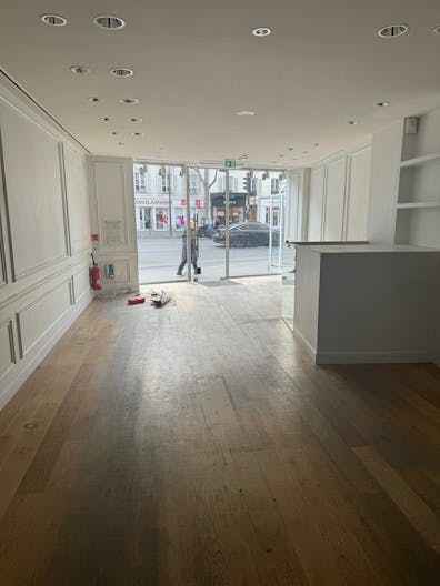 Flagship Avenue des Ternes - Image 1