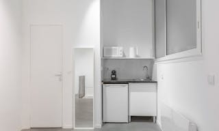 Boutique - Art Gallery Paris centre Marais - Image 3