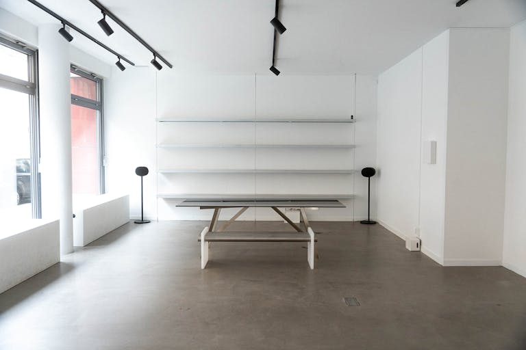 Trendy Pop Up Space in Berlin's Vibrant City Center - Image 3