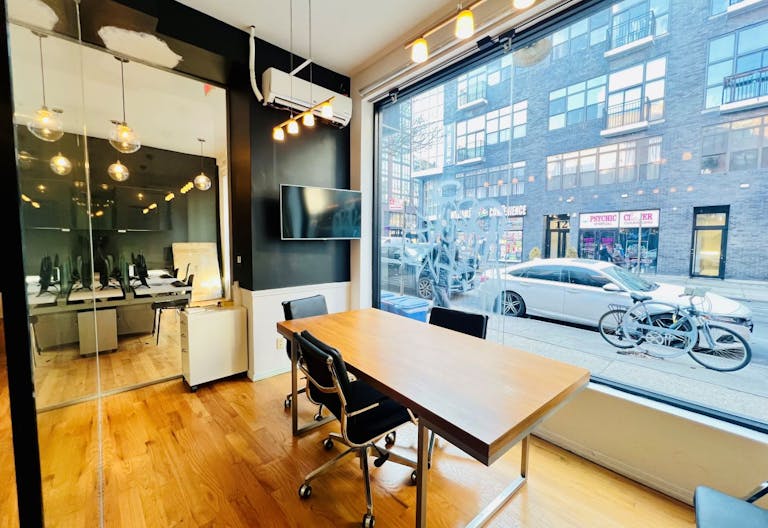 Prime Williamsburg Corner Retail Space | 100 ft Glass Frontage | High Foot Traffic - Image 2