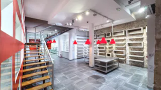 Galerie d'art devant le Centre Georges Pompidou - Image 2