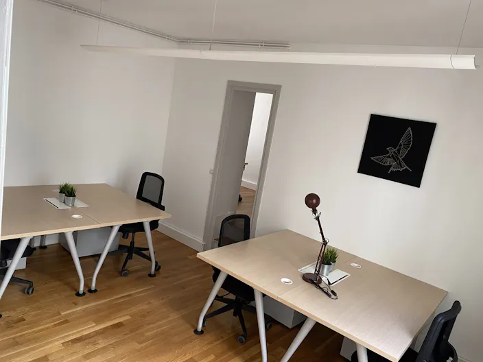 AU COEUR DE PARIS - BEAUX BUREAUX � LOUER MEUBLES - COURTE DUREE POSSIBLE - RUE DU CHEVALIER DE SAINT GEORGES - Image 1