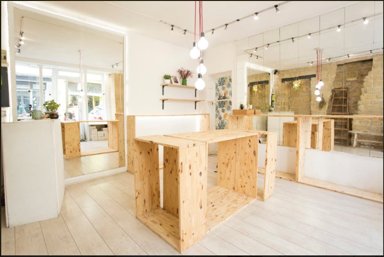 Cozy venue to share in Montmartre - Image 2