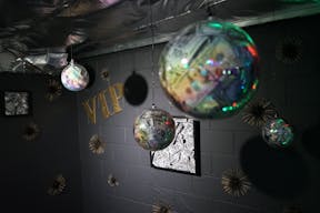 Lounge + Photography Studio - Image 10