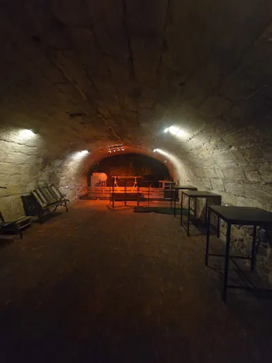 Espace évenementiel avec cave de 80m2 - Image 4