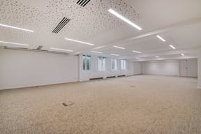 Unique Space near Parc Monceau - Image 15