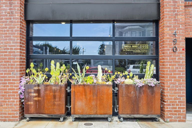 Webster Meeting Room ? seat up to 8ppl - Image 4