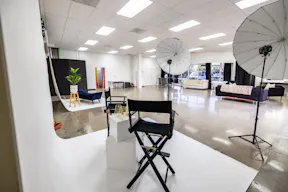 Orange County 1800 sq ft Studio - Image 7