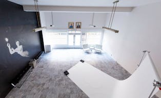 17 ft CEILING, GALLERY, PHOTO STUDIO, EVENT, POP UP SPACE, PARKING, PRIME LA CHINATOWN - Image 2