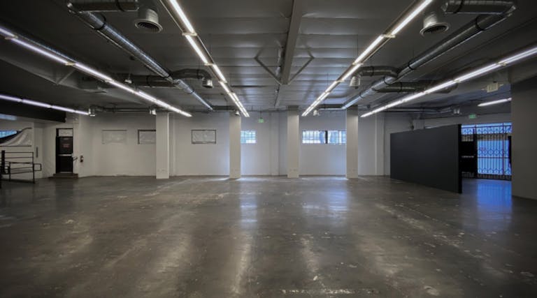 Large Commercial Street Level Venue In Downtown Santa Monica - Image 2