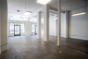 Hollywood Blvd. Public Retail Storefront w/On-Site Manager - Image 3