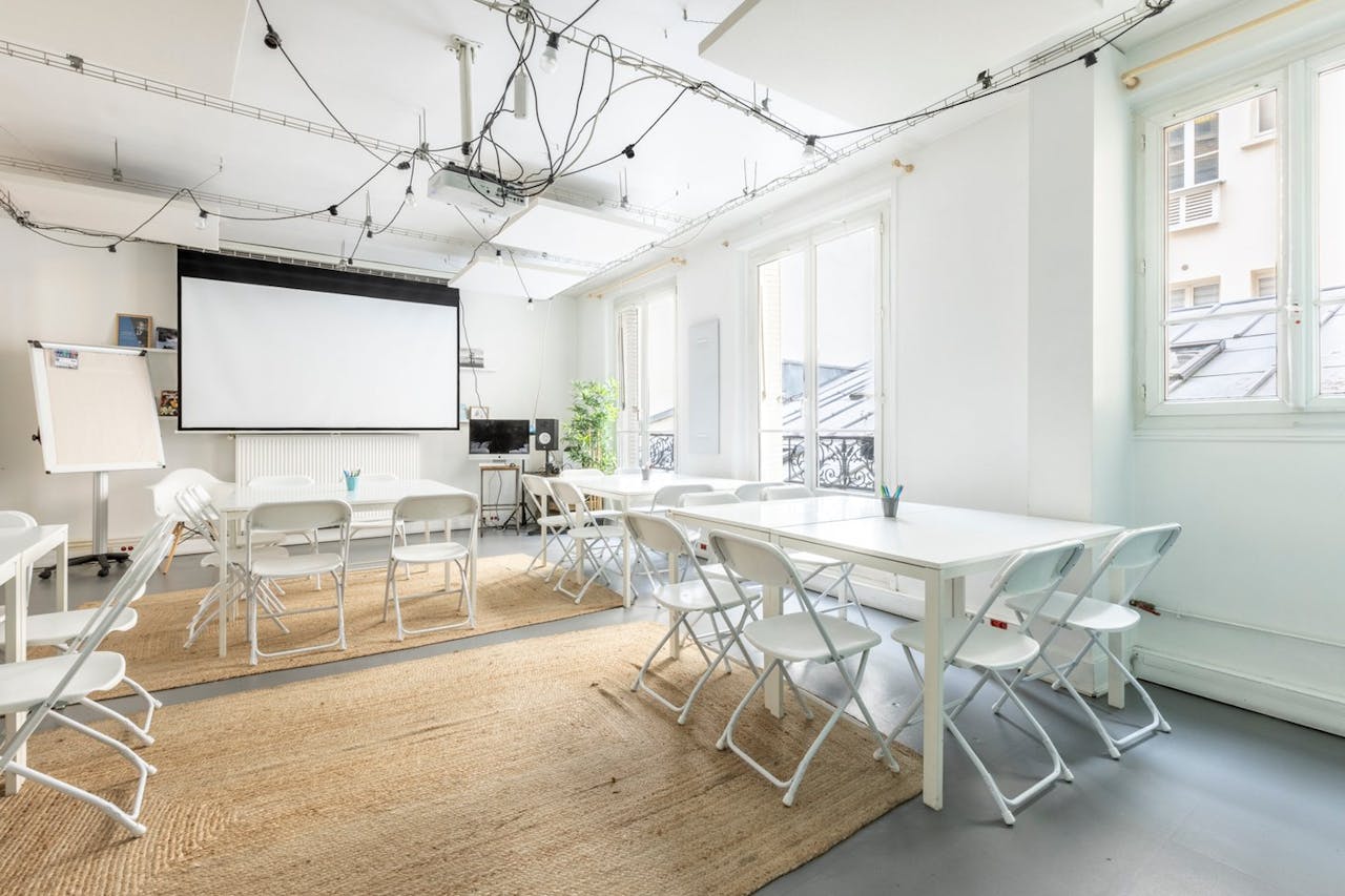 SALLE pour l'organisation de s�minaires, workshops, team-building, webinaire ou pr�sentation de groupe. - Image 0