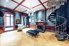 Stunning Mansion in West Village - Image 1