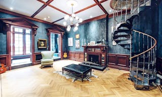 Stunning Mansion in West Village - Image 1