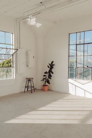 DTLA Studio with Abundant Light and Amazing View - Image 3