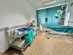 D�cor/Lieu de tournage: Bloc Op�ratoire - Image 1