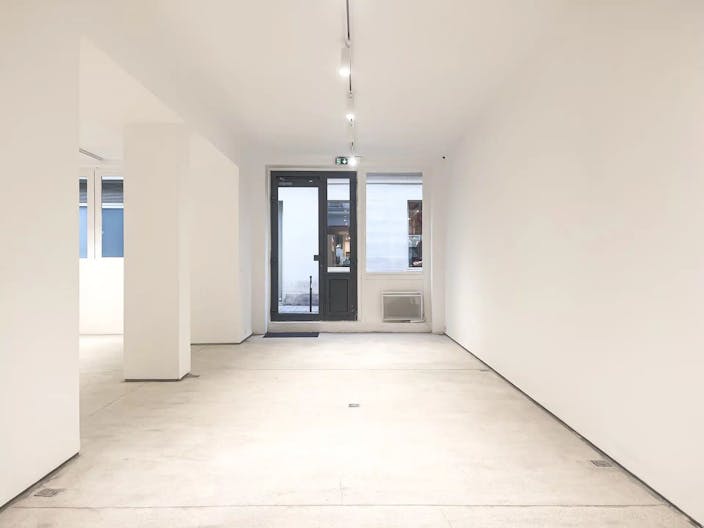 A Bright and Versatile Space in the Heart of Haut Marais - Image 0