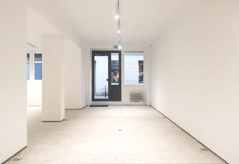 A Bright and Versatile Space in the Heart of Haut Marais - Image 0