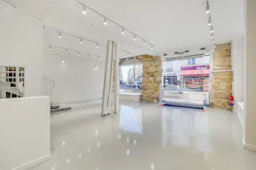 Corner Boutique on Rue de Turenne - Image 3