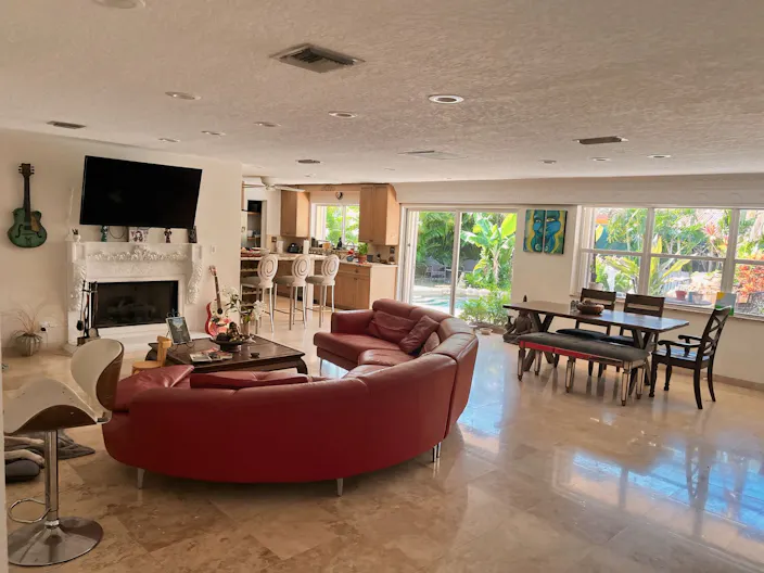 Tropical Beach style Oasis - Image 3