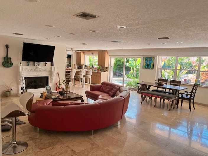 Tropical Beach style Oasis - Image 3