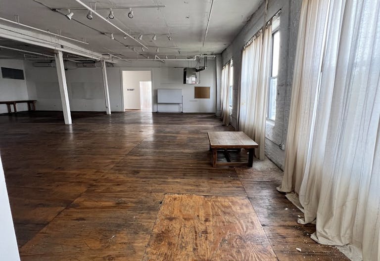 6,143 SQ FT ? PRIME BUSHWICK COMMERCIAL LOFT ? LIGHT FILLED - HIGH CEILINGS TO LEASE - Image 3