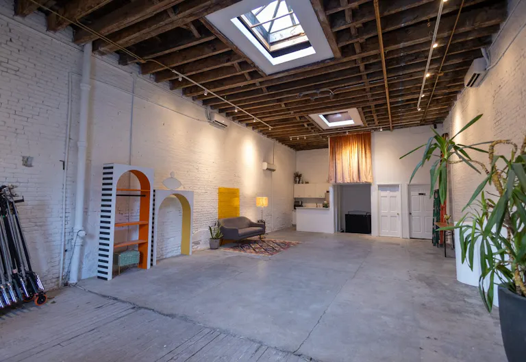 Bright Skylit Open Studio Space in Red Hook Brooklyn - Image 2