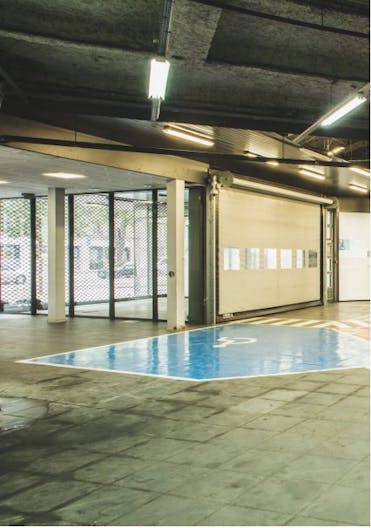 Industrial Space - Former Garage - Paris 11th Arrondissement - Image 1